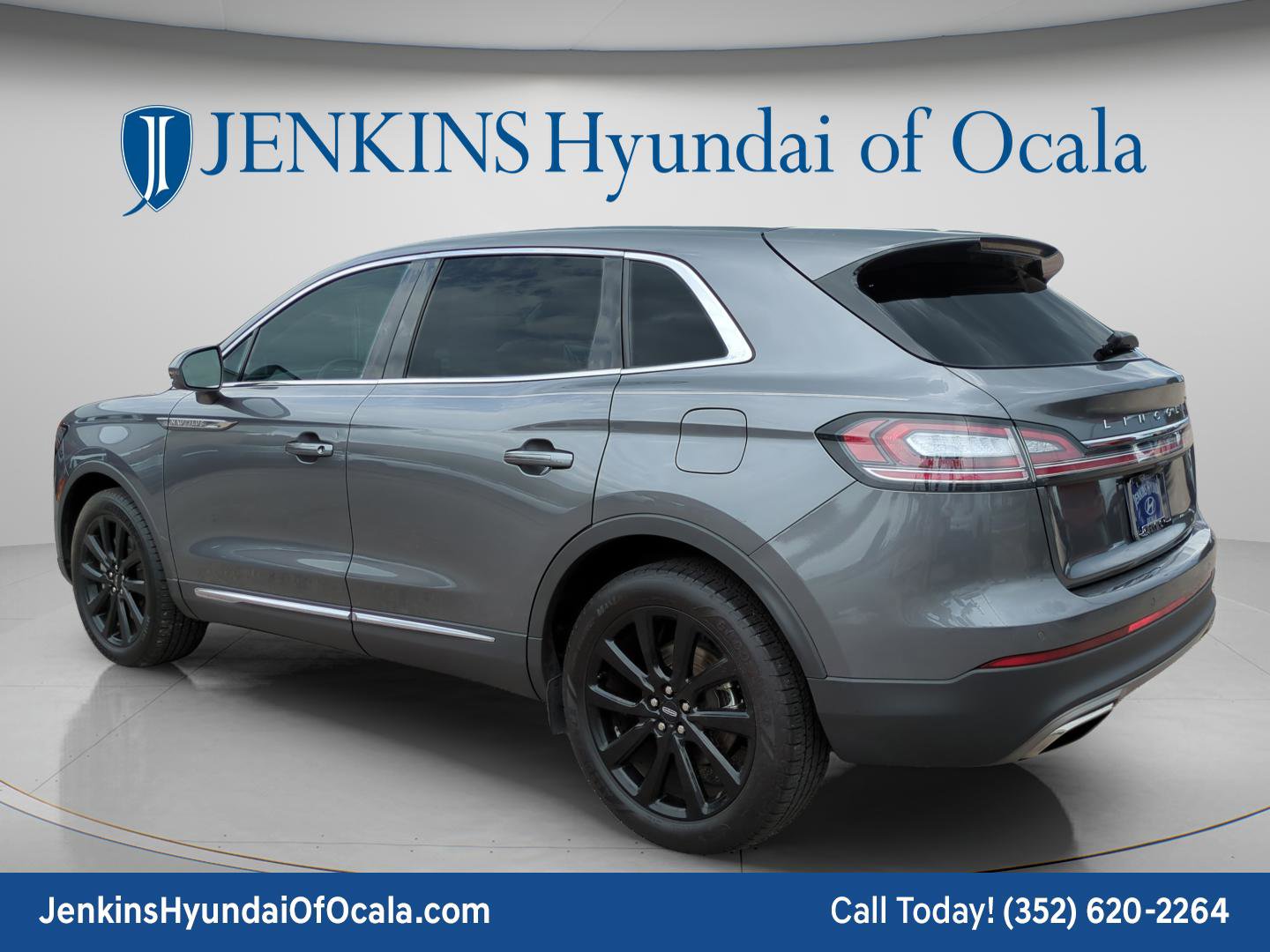 Used 2022 Lincoln Nautilus Reserve w/ Monochromatic Package image 5