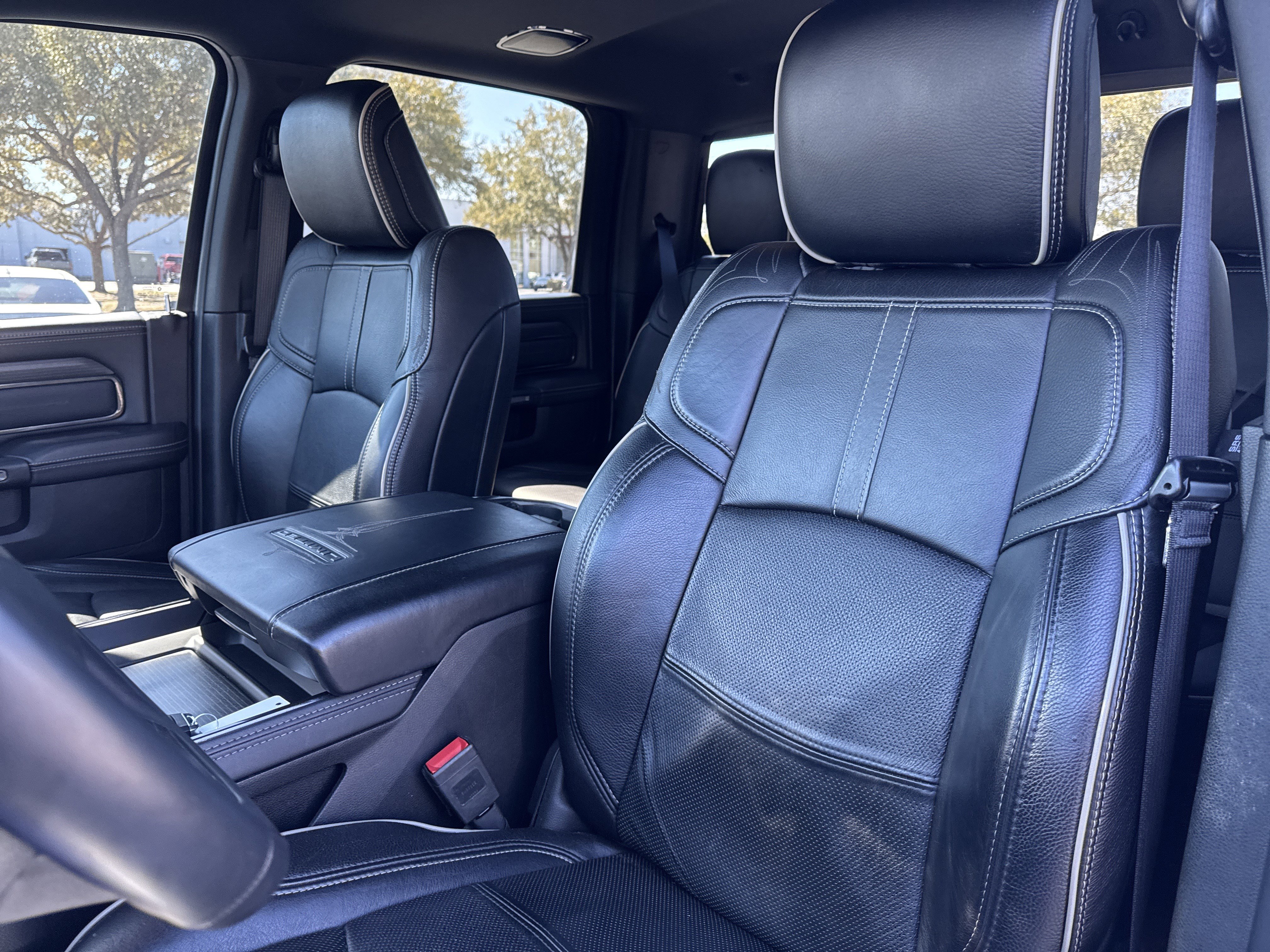 Used 2024 RAM 2500 Limited image 14