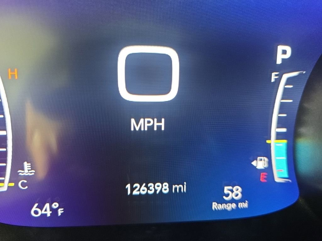 Used 2017 Chrysler Pacifica Limited image 17