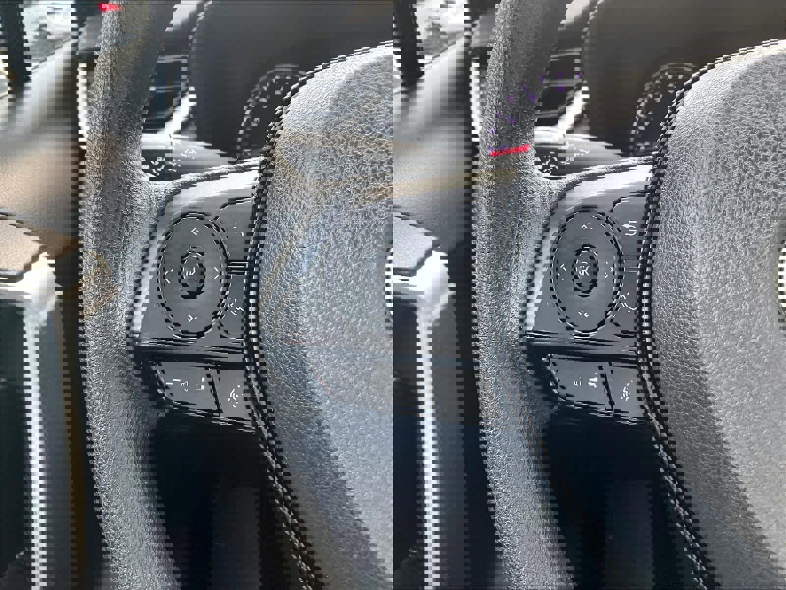 Used 2022 Toyota RAV4 LE image 23