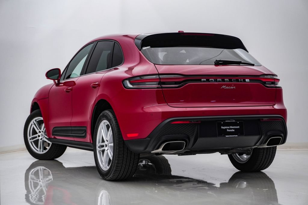 Certified 2026 Porsche Macan AWD/4WD image 3