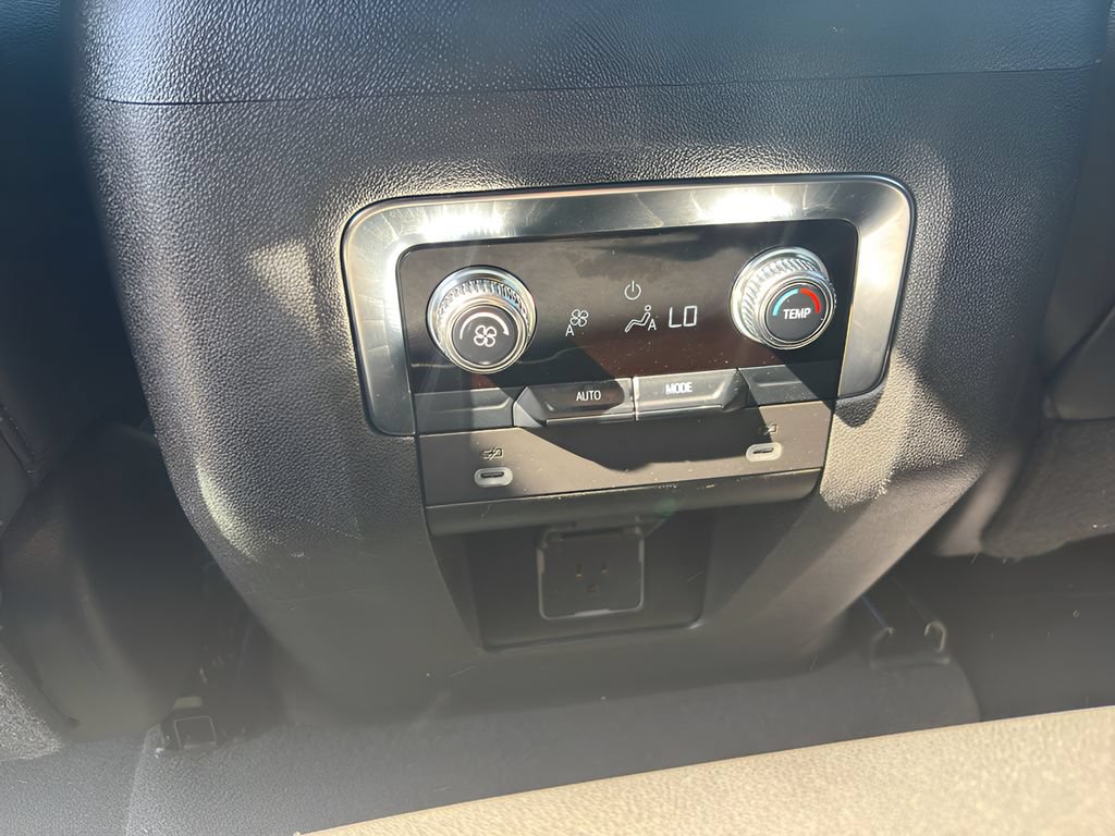 Used 2024 GMC Yukon SLT AWD/4WD image 26