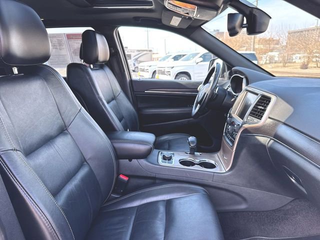 Used 2015 Jeep Grand Cherokee Limited w/ Trailer Tow Group IV image 28