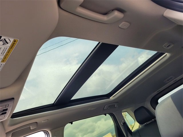 New 2025 Nissan Rogue SL w/ Tech Package image 11