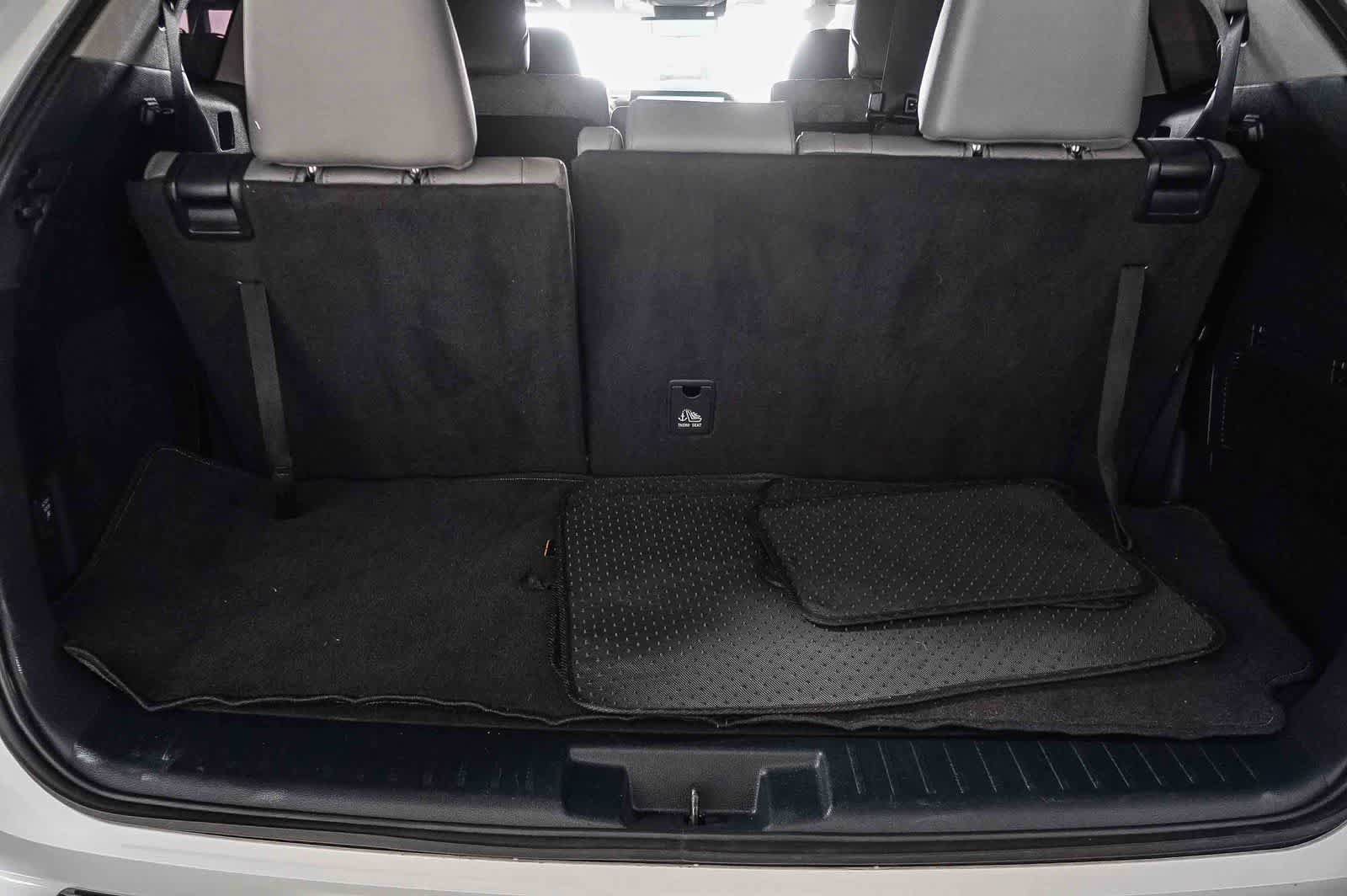Used 2023 Toyota Highlander Bronze Edition FWD image 23