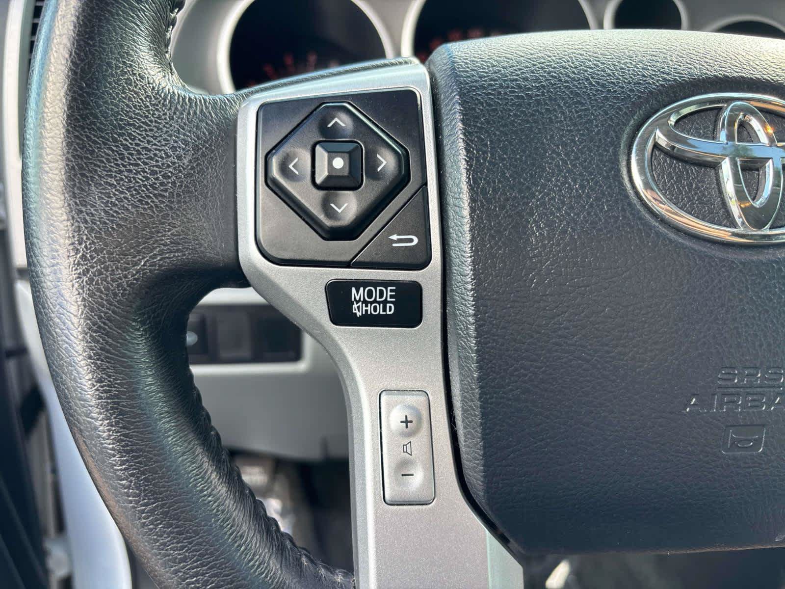 Used 2016 Toyota Sequoia SR5 AWD/4WD image 23
