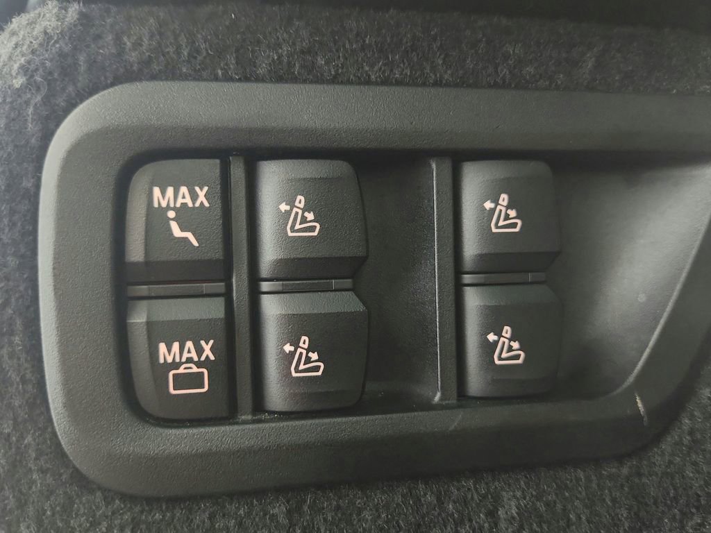 Used 2022 BMW X7 xDrive40i w/ Premium Package image 46