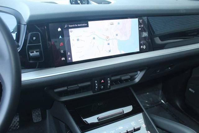 Certified 2025 Porsche Cayenne Coupe image 18