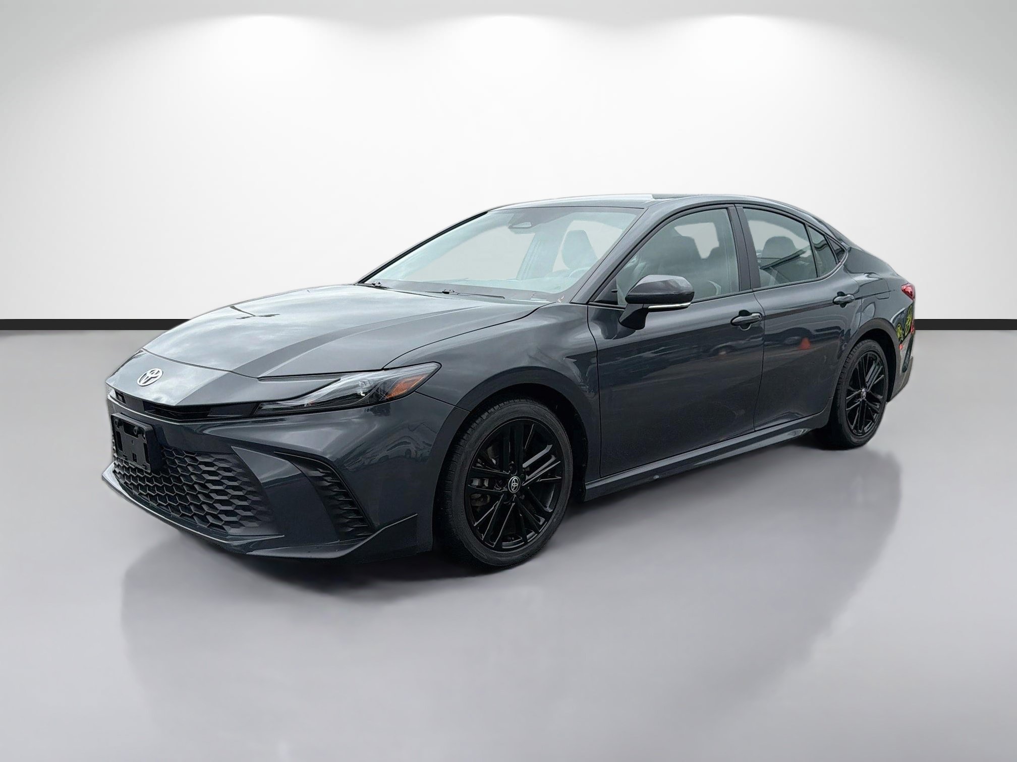Used 2025 Toyota Camry SE FWD image 7
