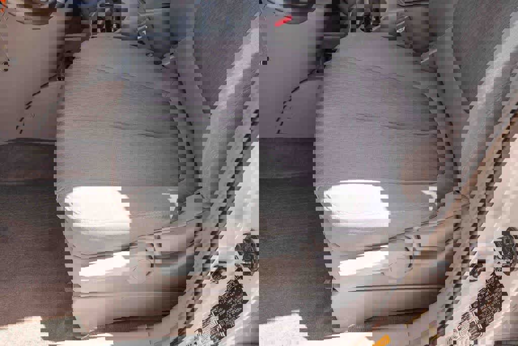 Used 2007 Kia Rondo LX image 20