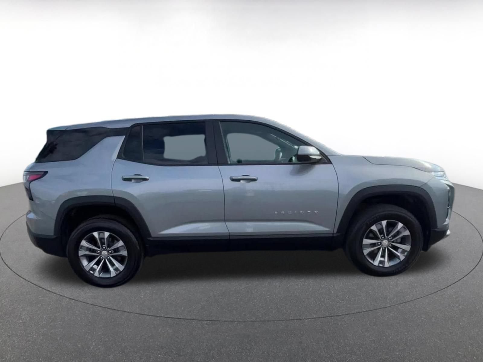 Used 2025 Chevrolet Equinox LT FWD image 16