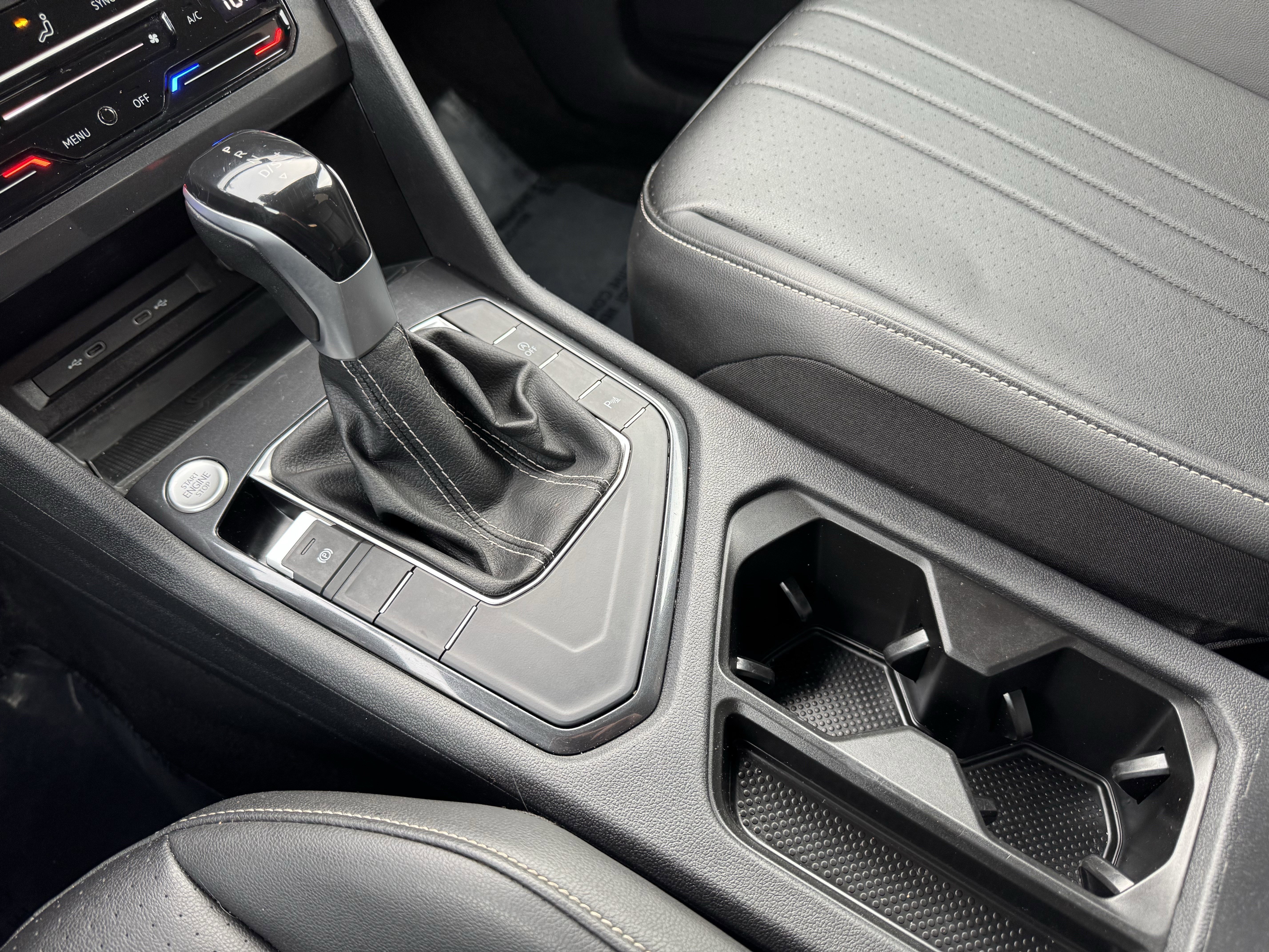 Used 2023 Volkswagen Tiguan SE R-Line image 26