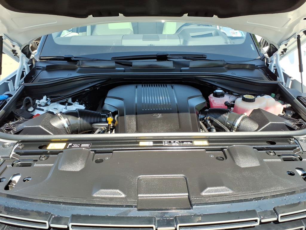 Certified 2025 Land Rover Range Rover SE AWD/4WD image 10