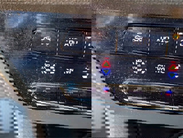 Used 2022 Buick Envision Avenir w/ Technology Package II image 15