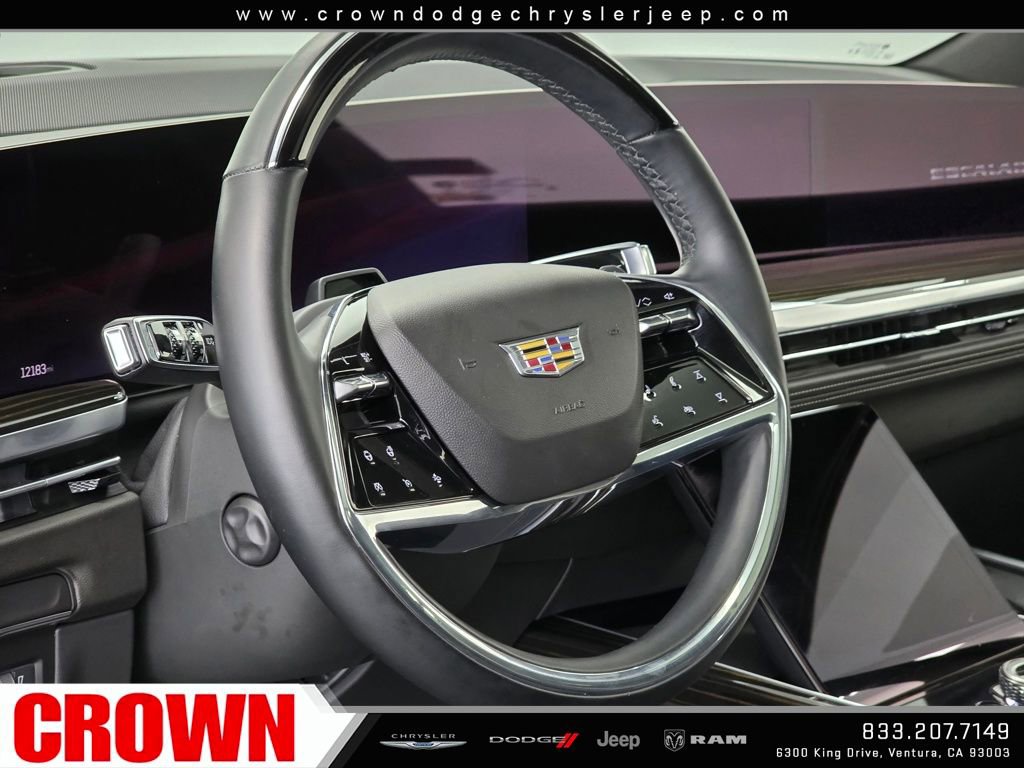 Used 2025 Cadillac Escalade ESV Premium Luxury image 24