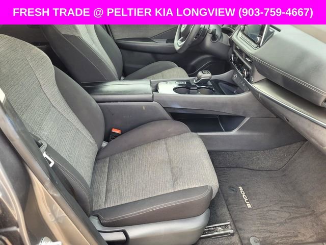 Used 2023 Nissan Rogue SV image 10