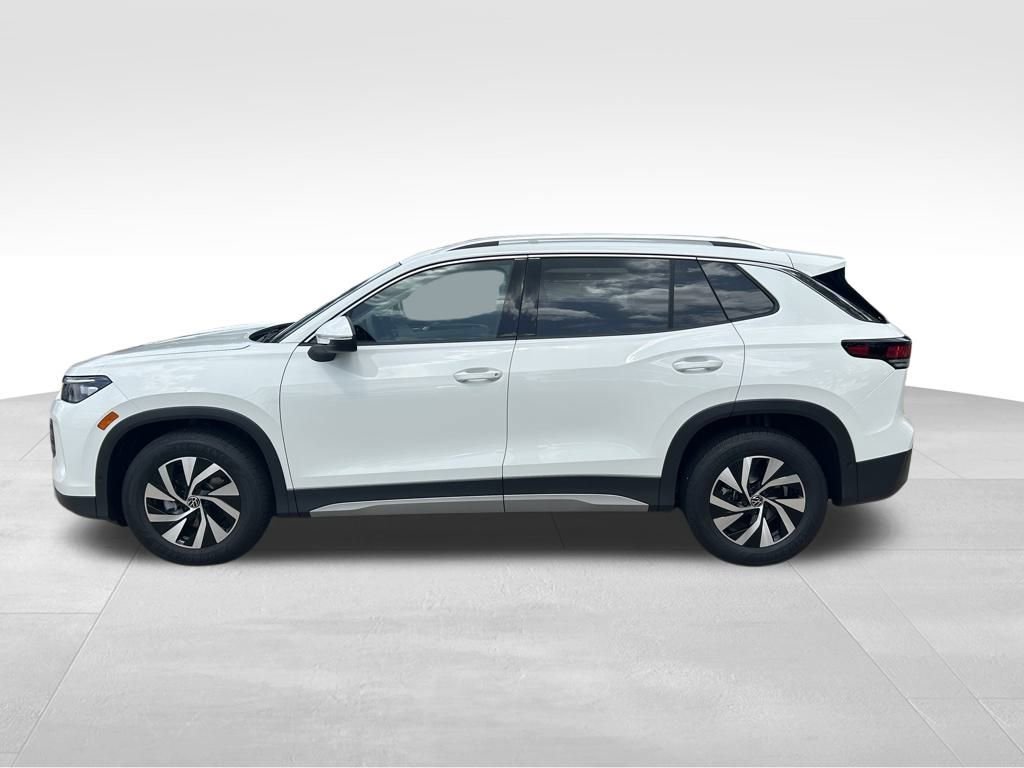 Used 2025 Volkswagen Tiguan S image 7