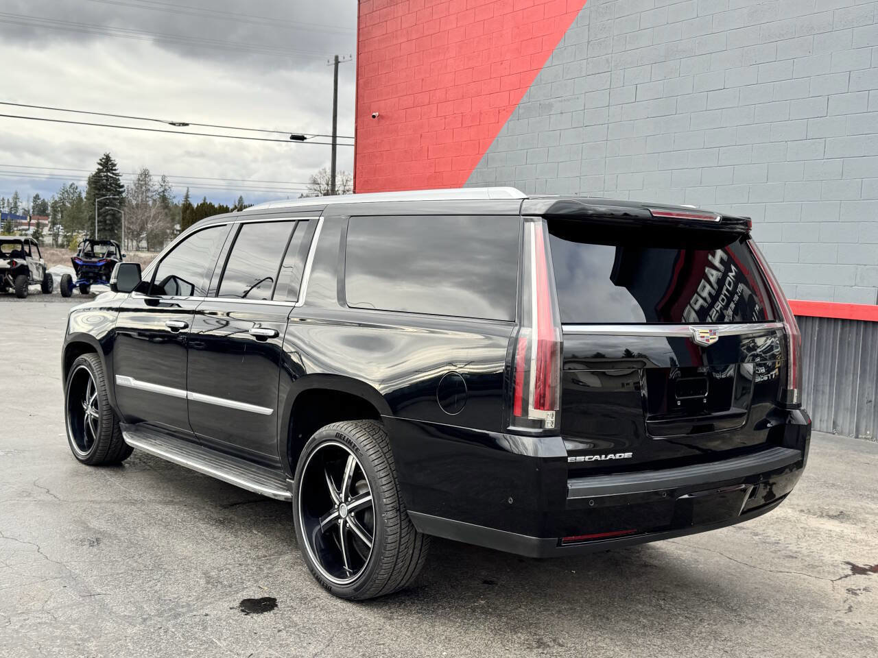Used 2020 Cadillac Escalade ESV Luxury image 10