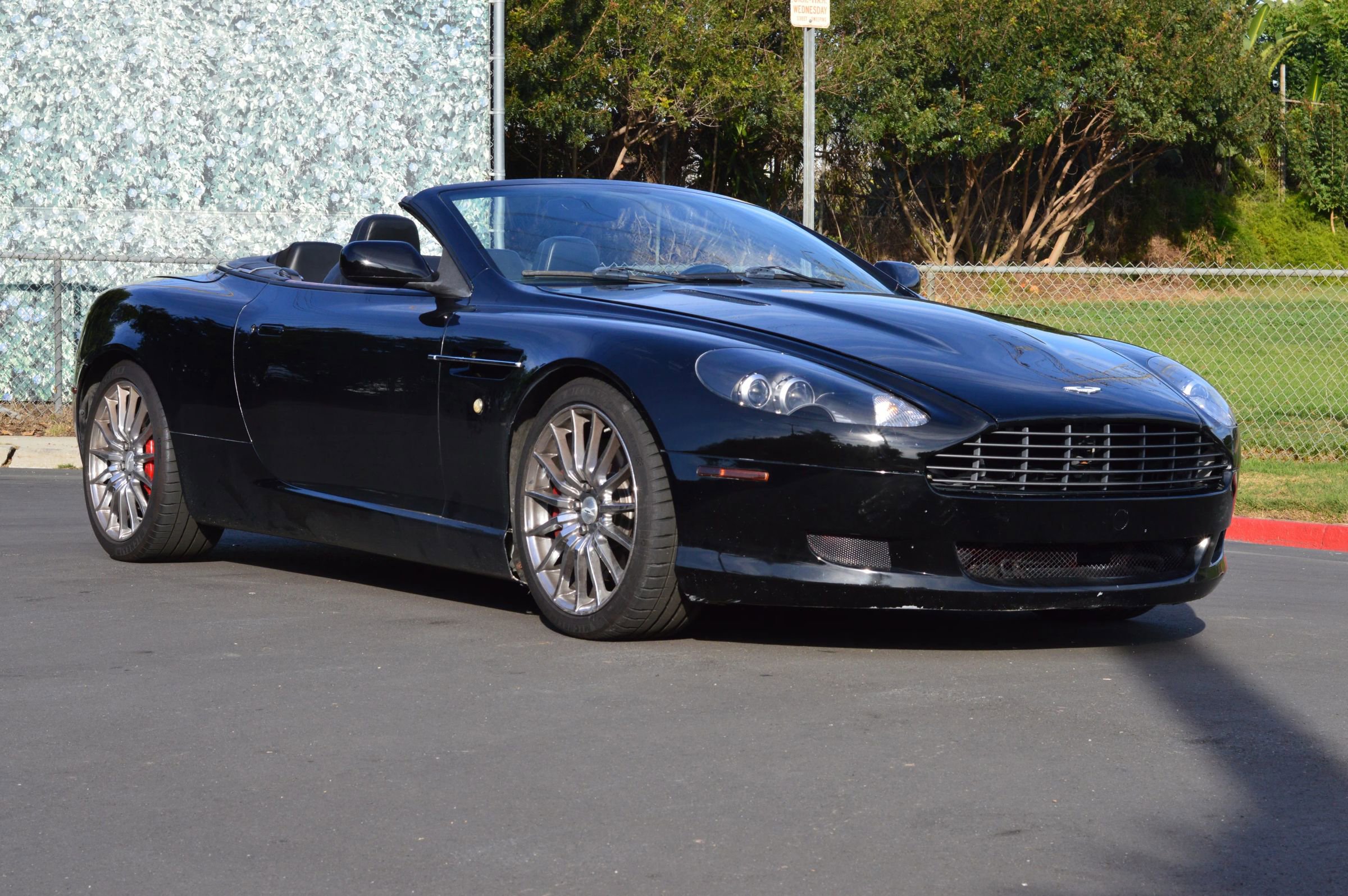 Used 2005 Aston Martin DB9 Volante image 1