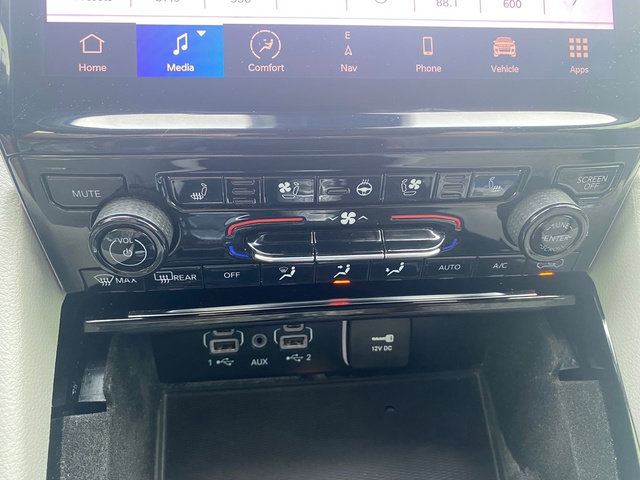 Used 2021 Jeep Grand Cherokee L Summit w/ Luxury Tech Group V image 35