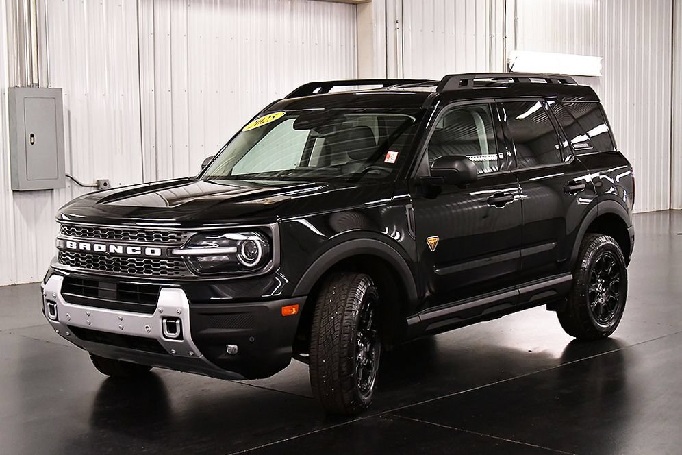 Used 2025 Ford Bronco Sport Badlands w/ Badlands Tech Package AWD/4WD image 3