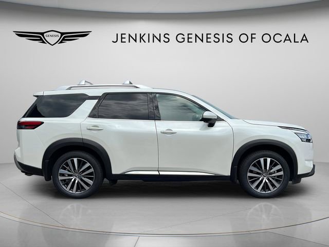 Used 2022 Nissan Pathfinder Platinum w/ Cargo Package FWD image 8