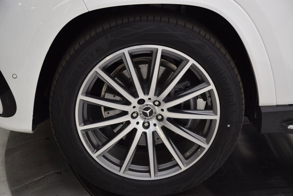 New 2025 Mercedes-Benz GLS 580 4MATIC image 11