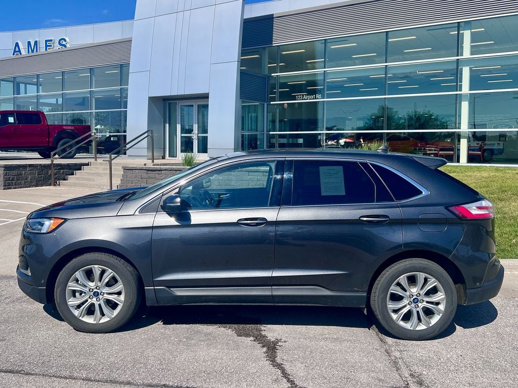 Used 2020 Ford Edge Titanium w/ Equipment Group 301A AWD/4WD image 3