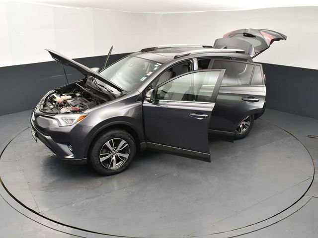Used 2018 Toyota RAV4 XLE AWD/4WD image 27