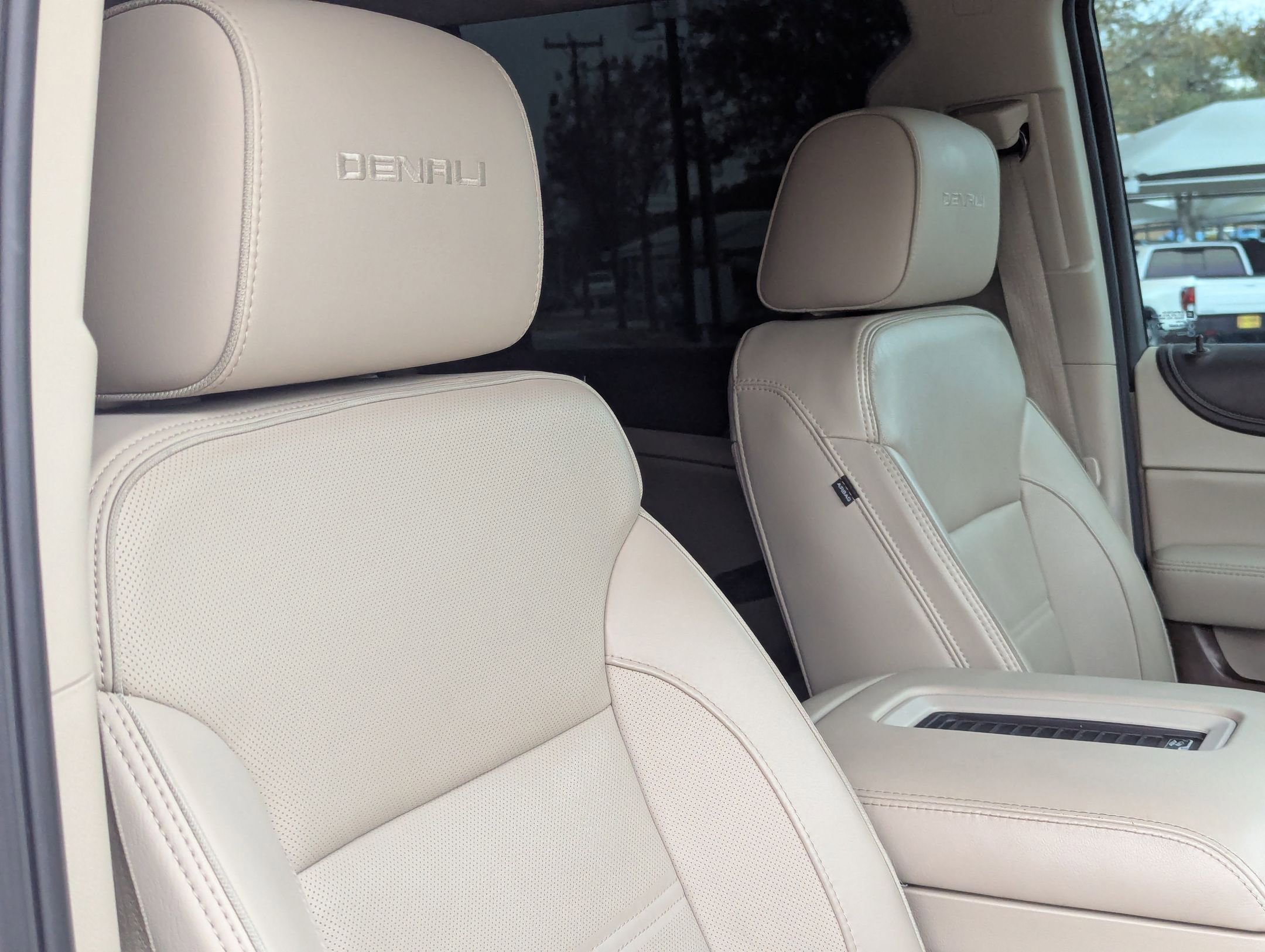 Used 2018 GMC Yukon Denali w/ Denali Ultimate Package image 31