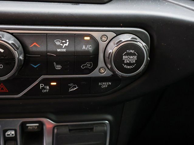 Used 2018 Jeep Wrangler Unlimited Sahara w/ Quick Order Package 24M Moab image 37