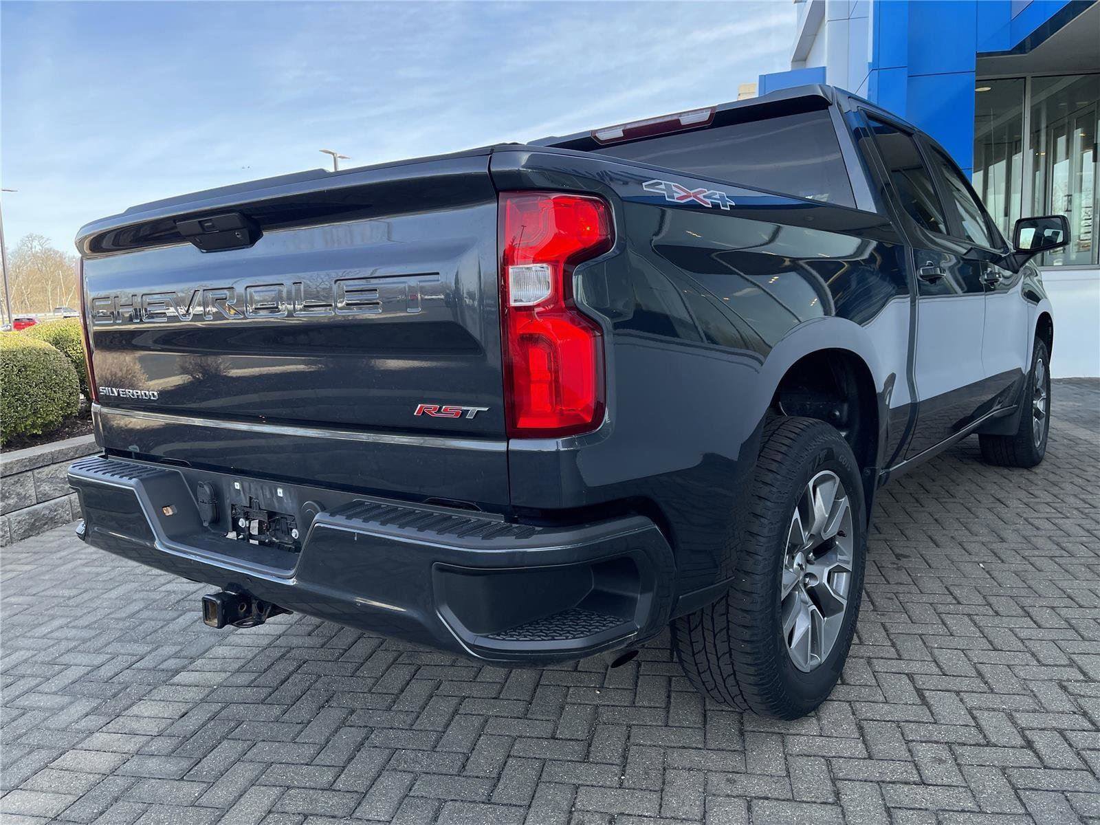 Used 2022 Chevrolet Silverado 1500 RST w/ LPO, Blackout Package image 5