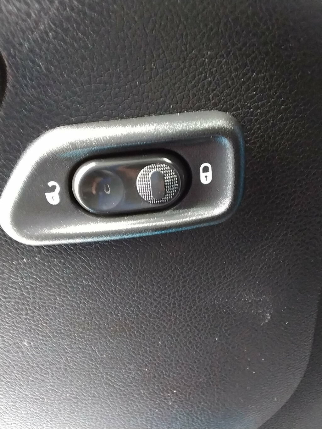 Used 2018 Jeep Wrangler Unlimited Sahara AWD/4WD image 20
