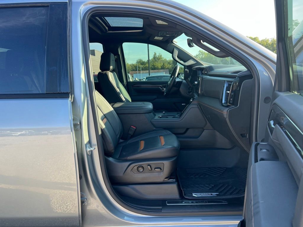 Used 2025 GMC Sierra 3500 AT4 w/ AT4 Premium Plus Package image 23