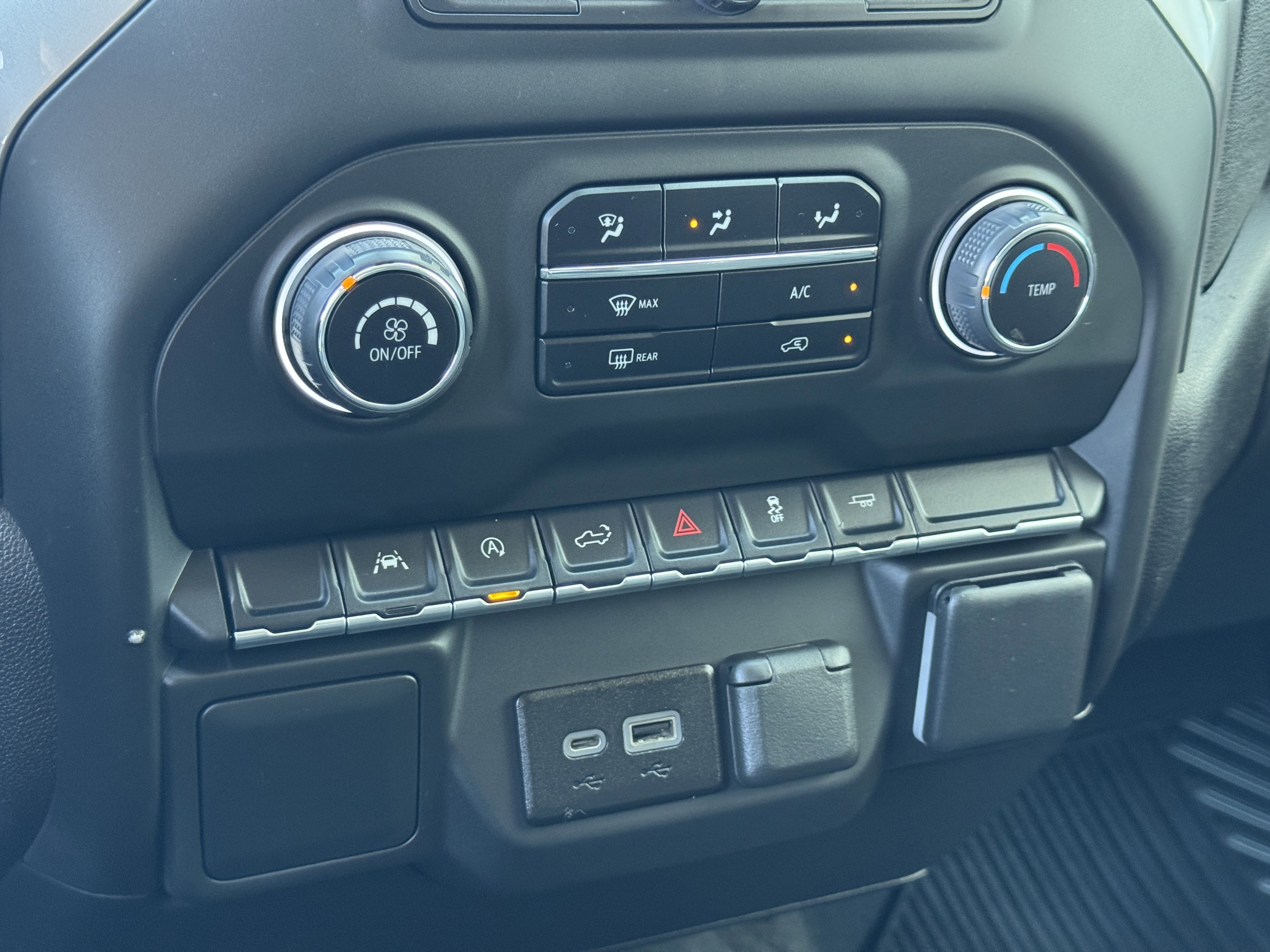 Used 2023 Chevrolet Silverado 1500 Custom image 28