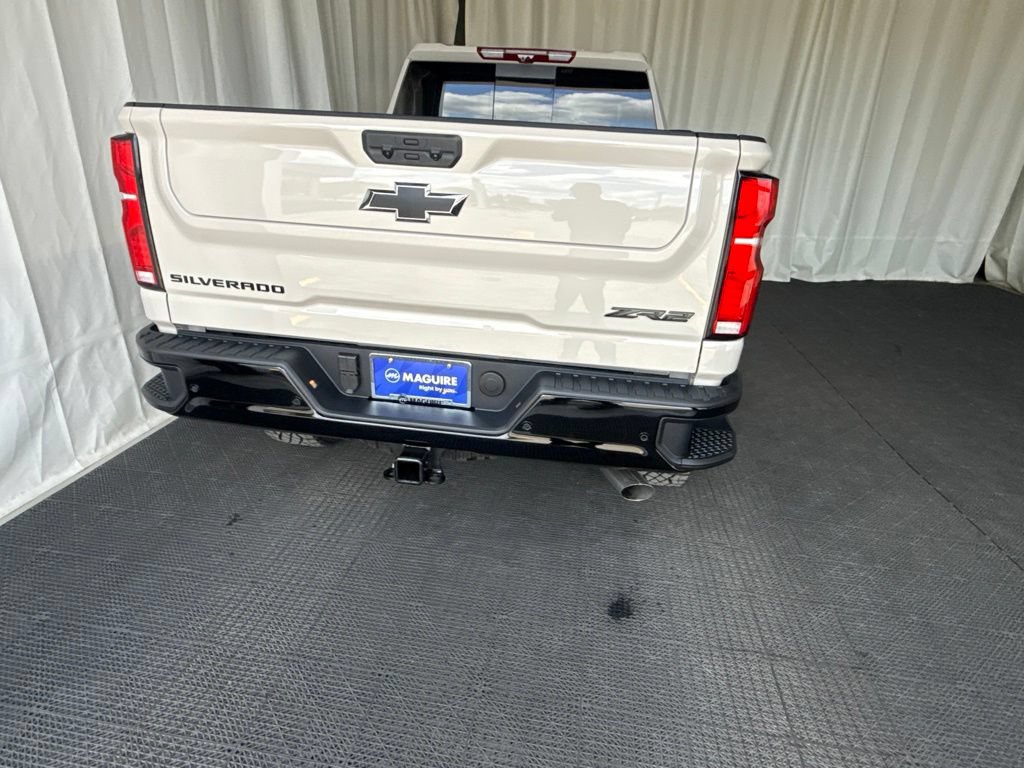 New 2026 Chevrolet Silverado 2500 ZR2 w/ LPO, Dark Essentials Package AWD/4WD image 5