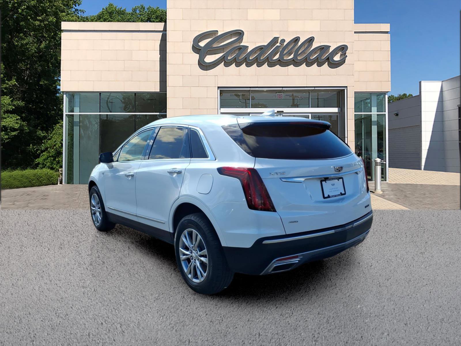 Certified 2023 Cadillac XT5 Premium Luxury AWD/4WD image 3