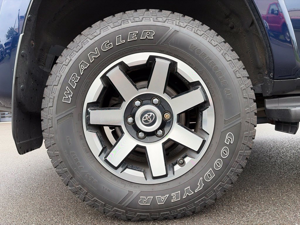 Used 2019 Toyota 4Runner TRD Off-Road Premium AWD/4WD image 22