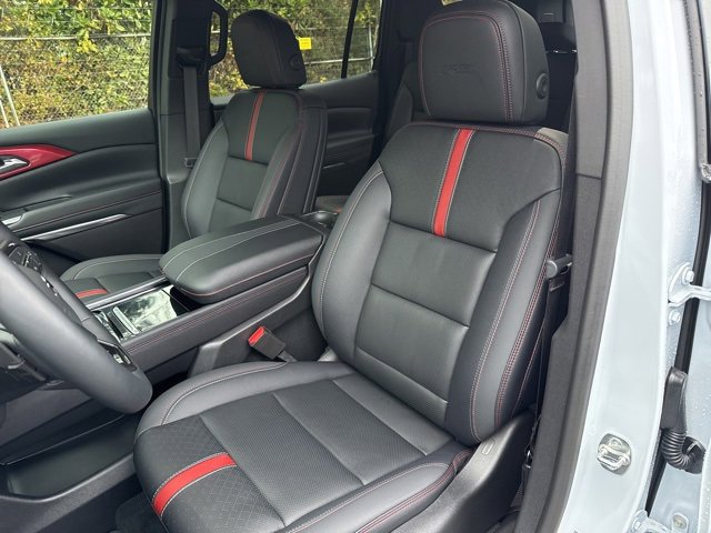 Used 2026 Chevrolet Traverse RS image 11