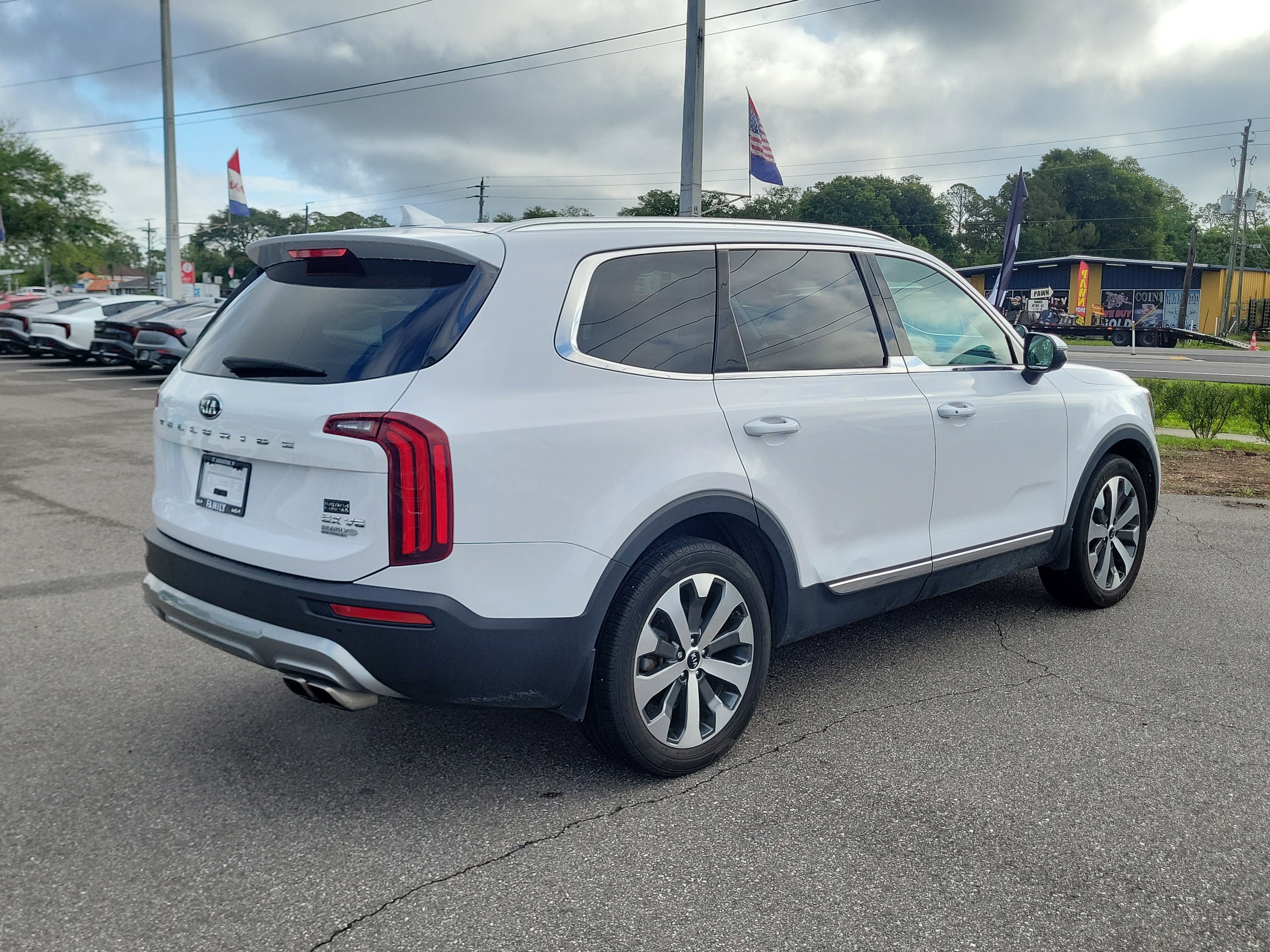 Used 2021 Kia Telluride EX w/ EX Premium Package FWD image 6