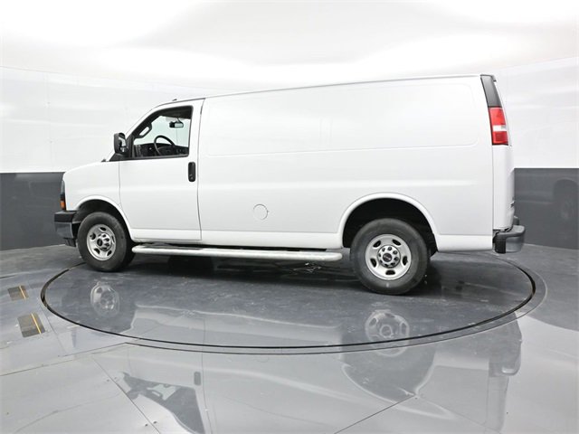 Used 2024 GMC Savana 2500 w/ Driver Convenience Package image 4