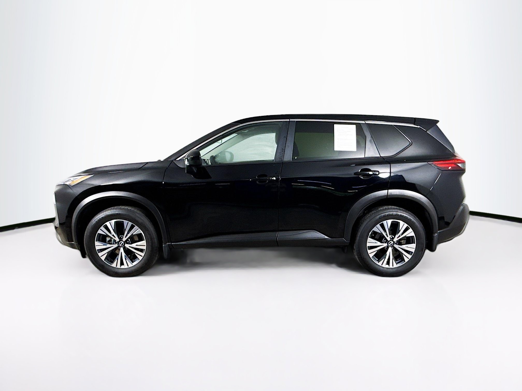 Used 2023 Nissan Rogue SV AWD/4WD image 7
