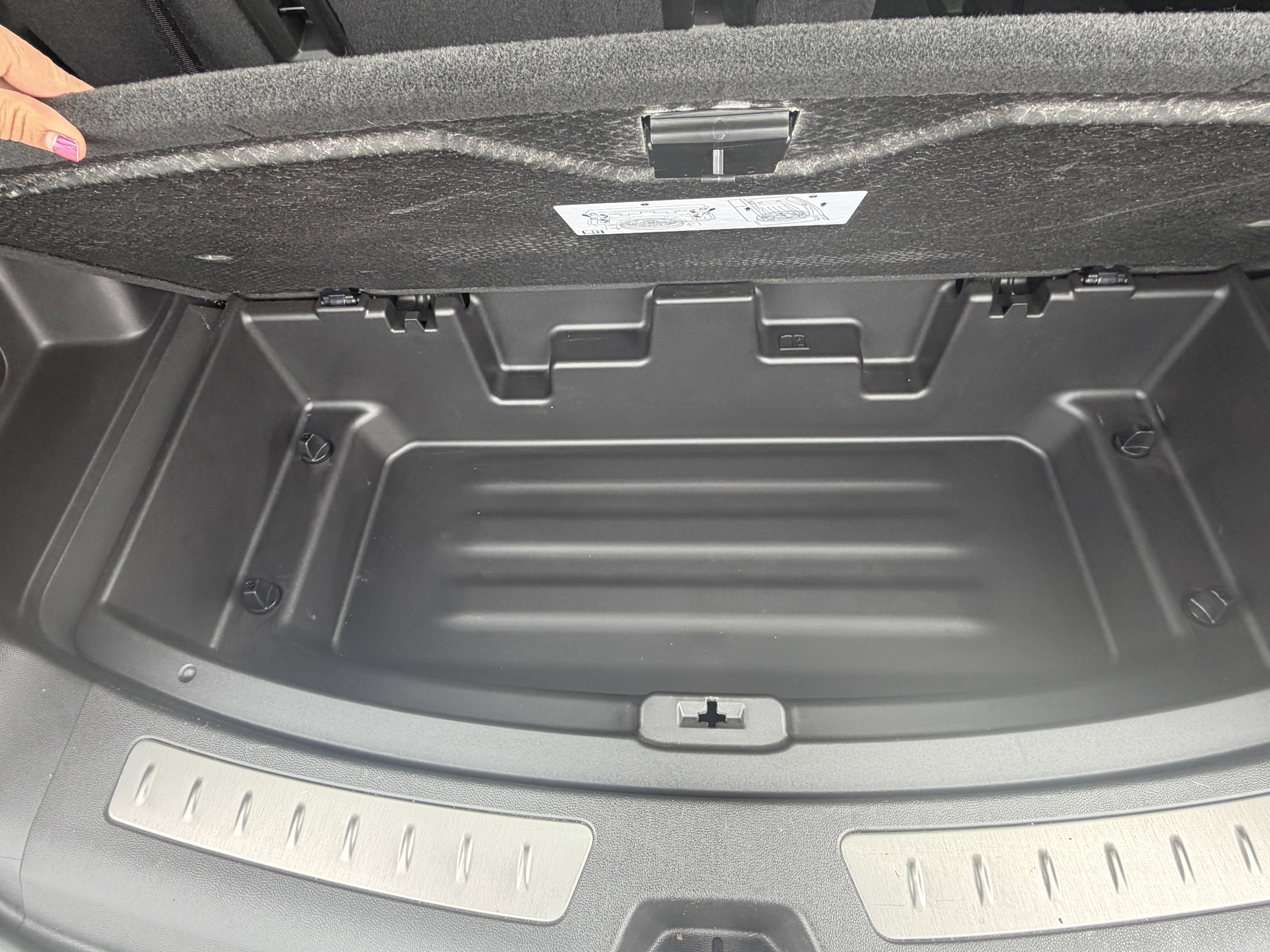 Used 2023 Buick Enclave Essence w/ Experience Buick Package FWD image 7