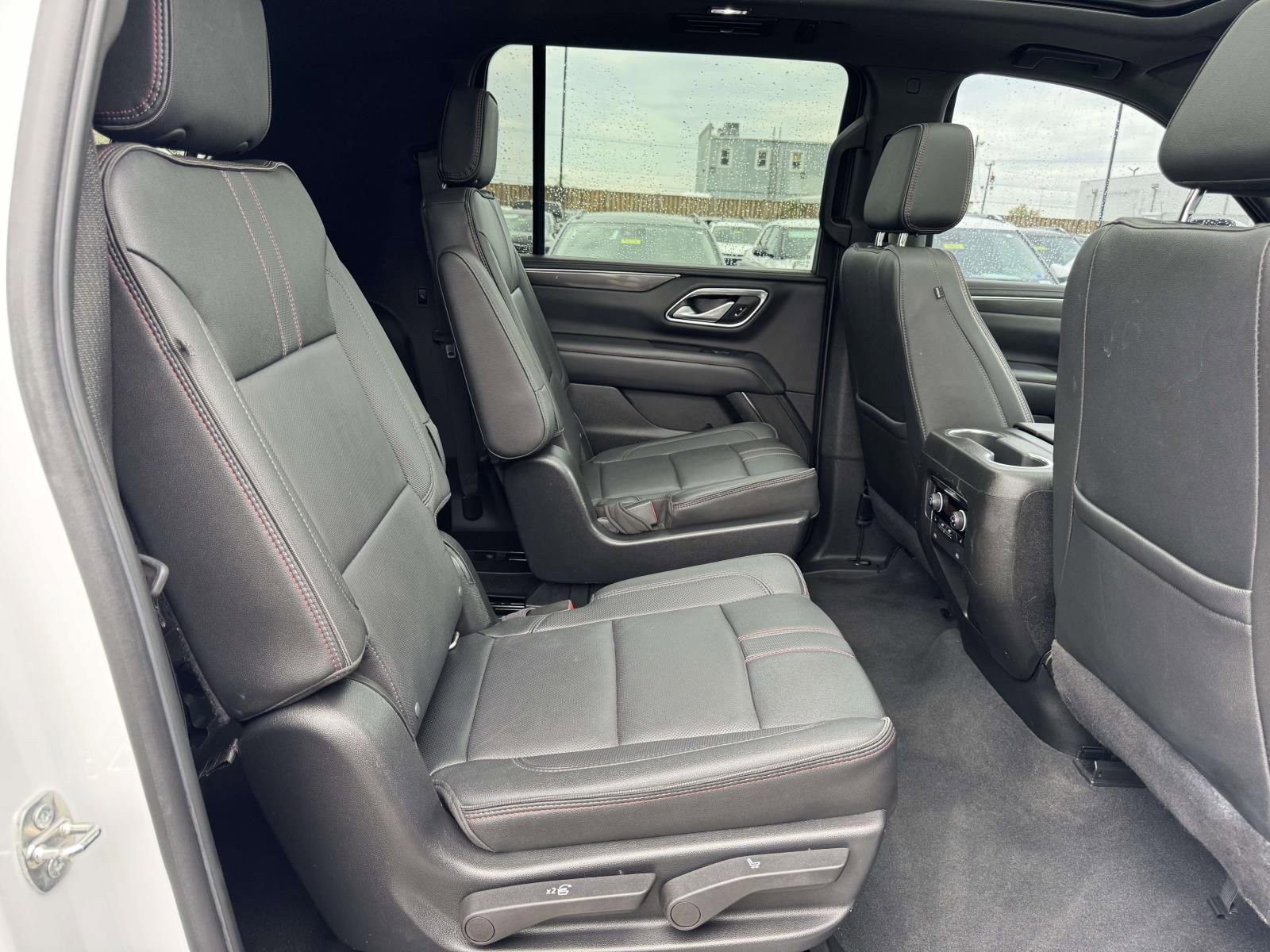 Used 2022 Chevrolet Suburban RST w/ Luxury Package image 30