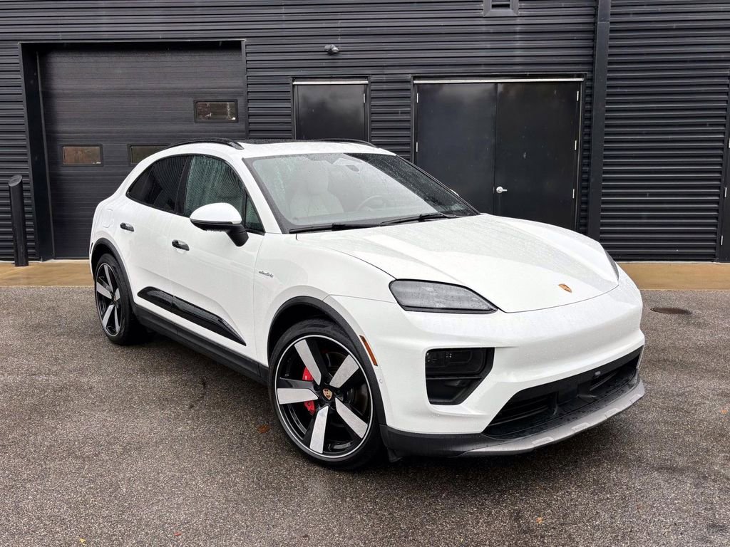 Certified 2025 Porsche Macan 4S Electric image 8