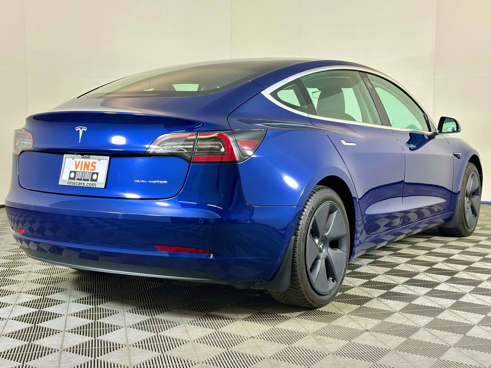 Used 2018 Tesla Model 3 Long Range image 4