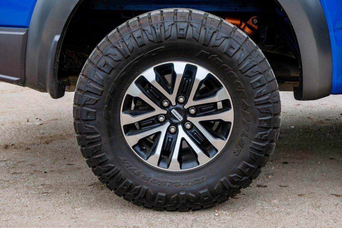 Used 2019 Ford F150 Raptor w/ Equipment Group 802A Luxury AWD/4WD image 61
