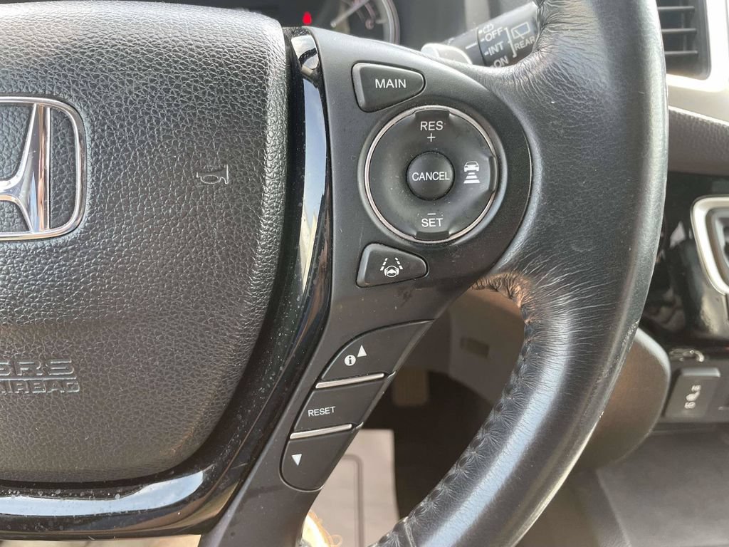 Used 2017 Honda Pilot Touring image 25