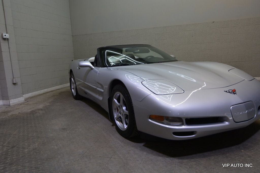 Used 2000 Chevrolet Corvette Convertible w/ Memory Pkg RWD image 3
