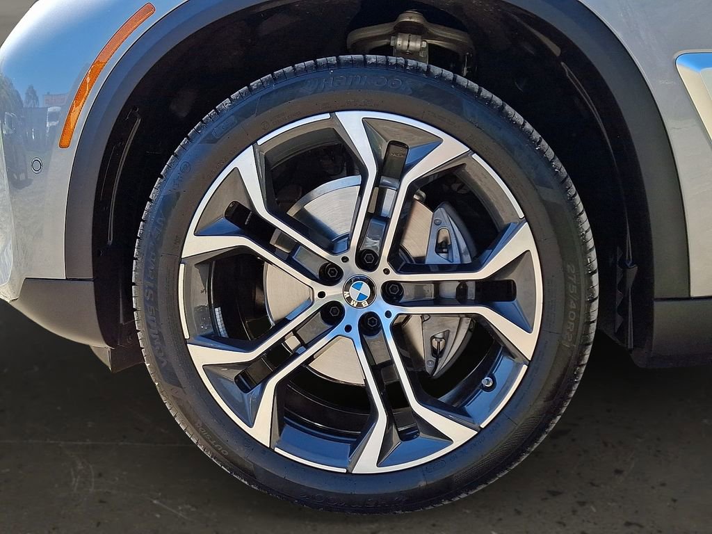 Used 2026 BMW X5 xDrive40i AWD/4WD image 9
